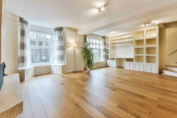 cozy spacious room web